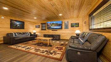 Mountain Whispers cabin living room