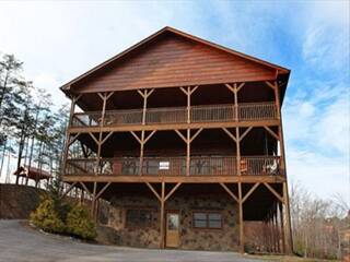 Party Hut | Smoky Mountain Cabin Rentals