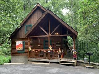 Forest Fling | Smoky Mountain Cabin Rentals
