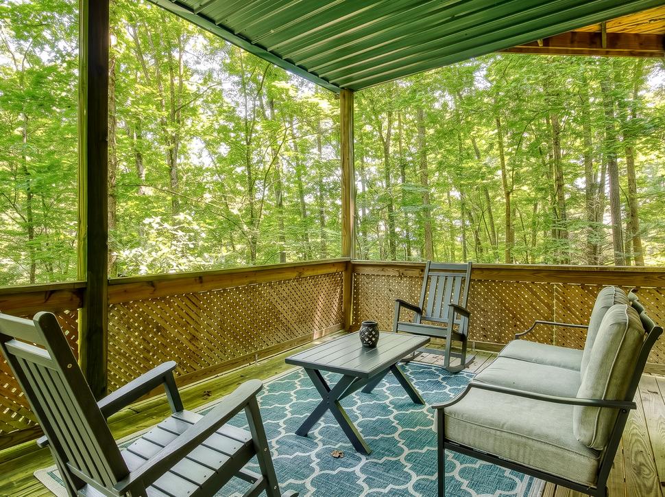 Hushpuppy Hideaway