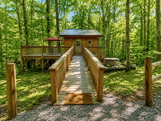 Treehouse By The Creek