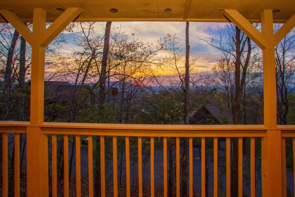 Angelic Sunset 2 Bedroom Cabin Rental