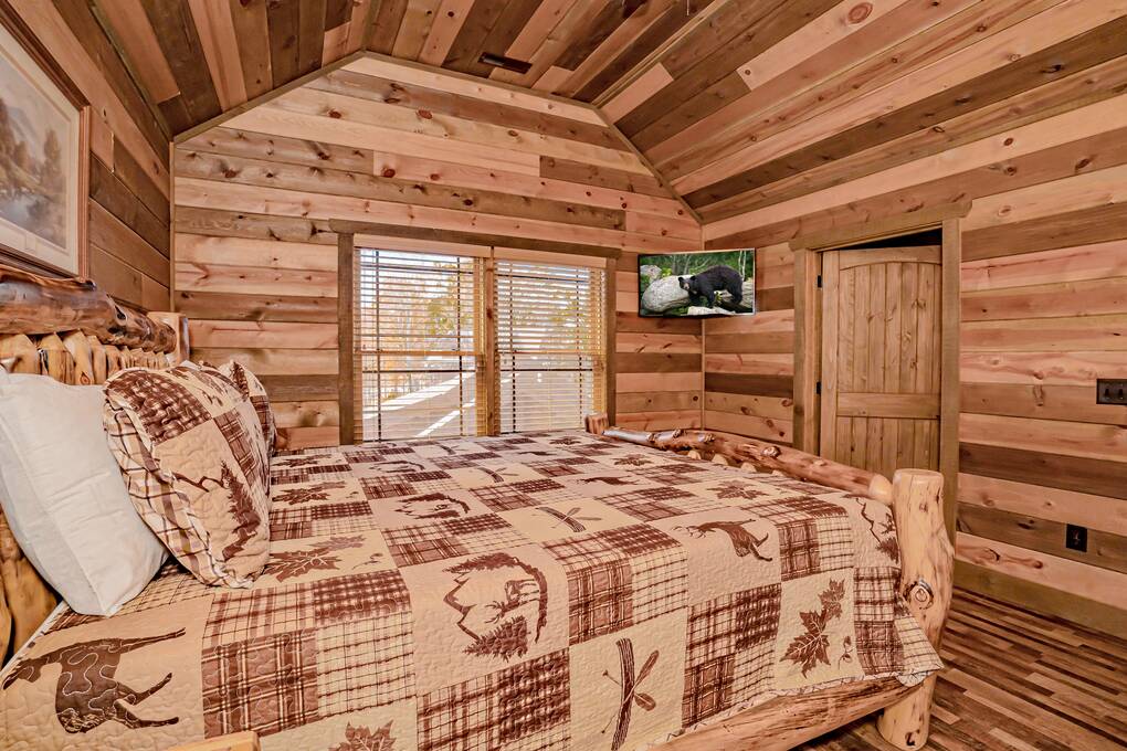 The Lodge At Coopers Hawk - 5 Bedroom Sevierville Cabin Rental