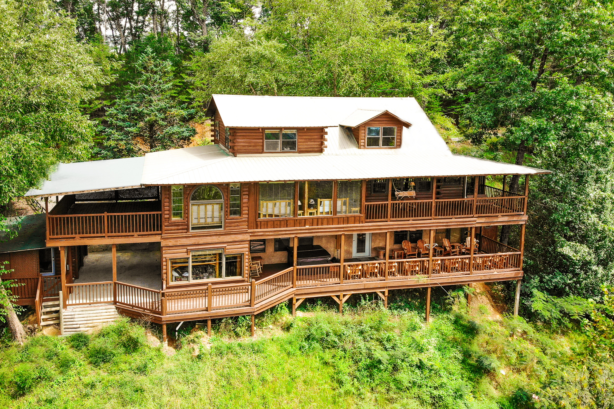 Tennessee Treasure 10 Bedroom Cabin Rental