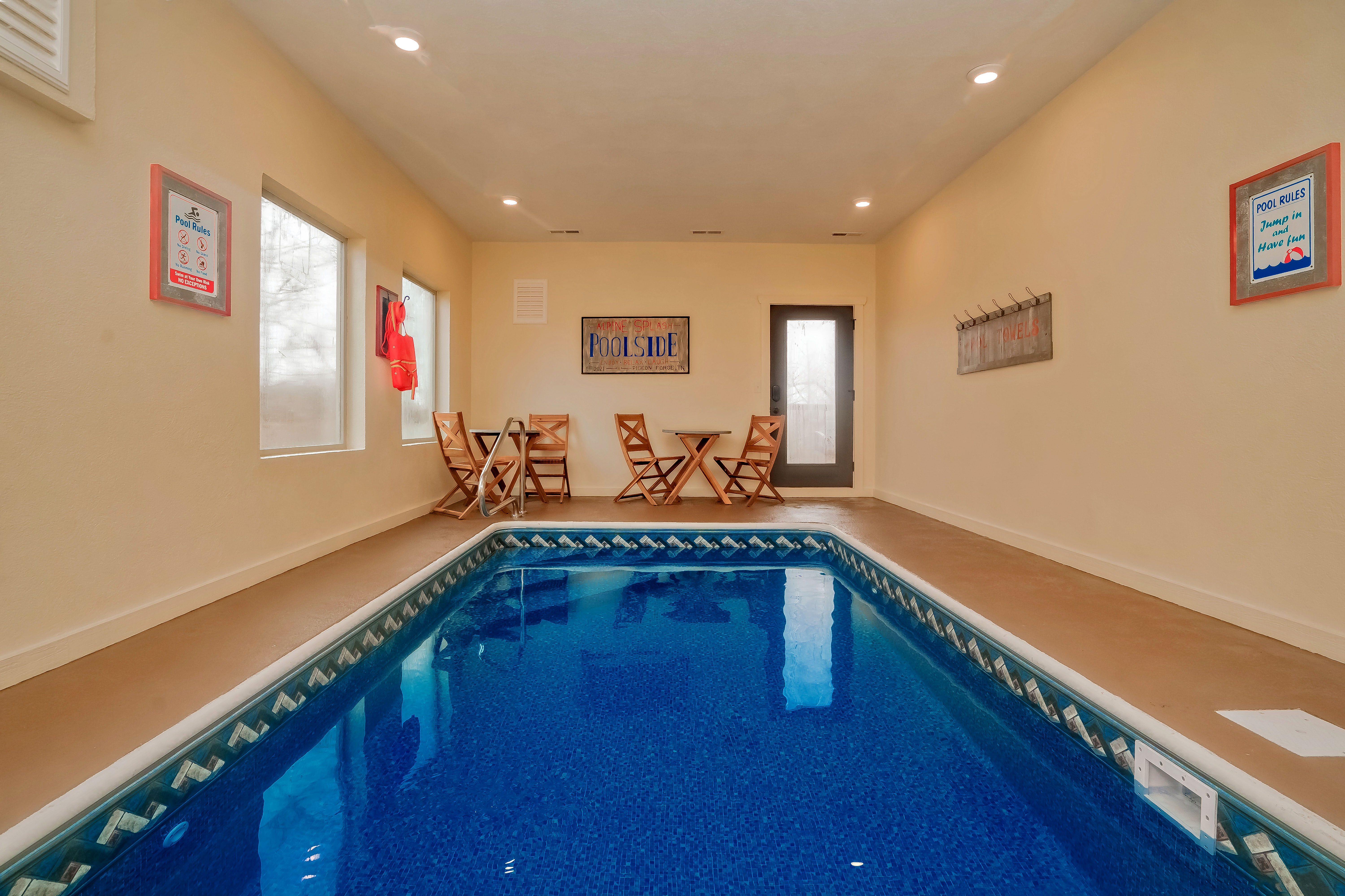 Alpine Splash - 3 Bedroom Pigeon Forge Cabin Rental