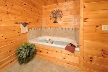 MTFBWYou_TT-May-the-Forest-be-with-You-2016-Bath-1-Jacuzzi