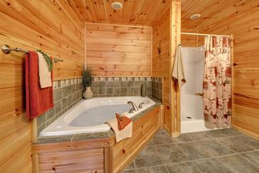 MTFBWYou_TT-May-the-Forest-be-with-You-2016-Bath-3-Jacuzzi