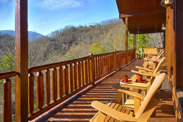 MTFBWYou_TT-May-the-Forest-be-with-You-2016-Deck-Furniture-1-Main-Level