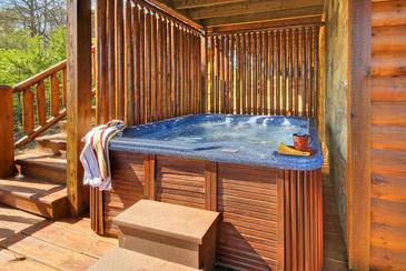 MTFBWYou_TT-May-the-Forest-be-with-You-2016-Hot-Tub-Deck-Lower-Level-2