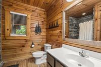 Gatlinburg Enchanted Treehouse