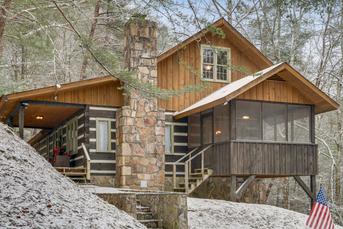 Mossie Oak Cabin