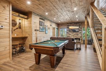 Moonshine Mountain Lodge