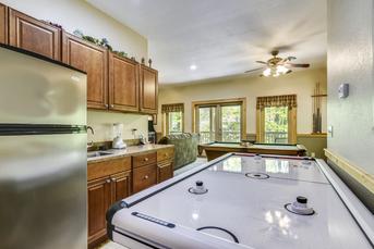 123456 Smoky Mountain Escape