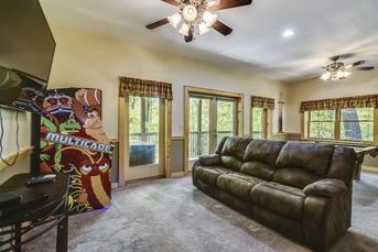 123456 Smoky Mountain Escape