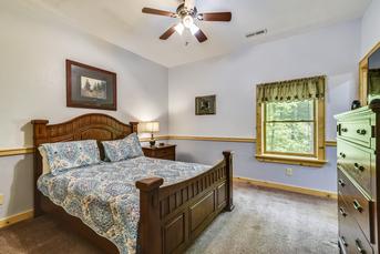 123456 Smoky Mountain Escape