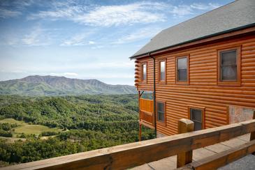 OEWings_TT-On-Eagles-Wings-2015-Exterior-Left-Side-with-View
