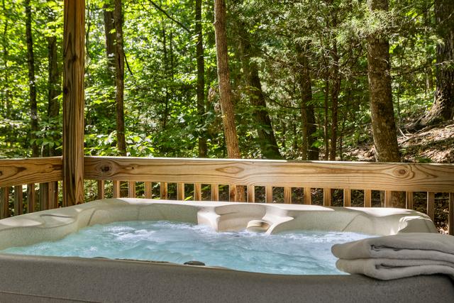 A Woodland Retreat  2 Bedroom Cabin Rental